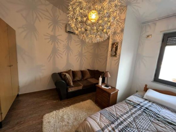 Tirane, jepet me qera apartament 2+1+BLK Kati 9, 210 m² 600 Euro (Komuna e Parisit)