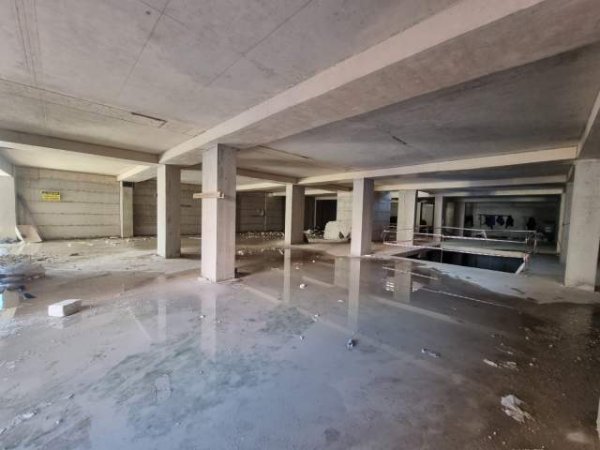 Tirane, shes ambjent biznesi Kati 1, 913 m² 1,195.000 Euro (Selite)