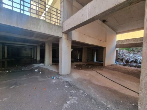 Tirane, shes ambjent biznesi Kati 1, 913 m² 1,195.000 Euro (Selite)