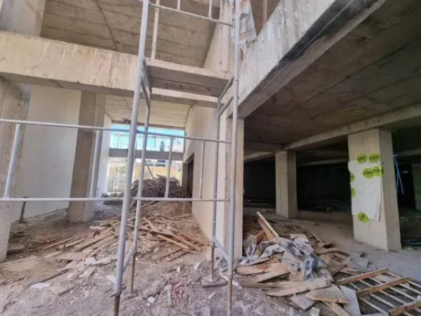 Tirane, shes ambjent biznesi Kati 1, 468 m² 690.000 Euro (Selite)