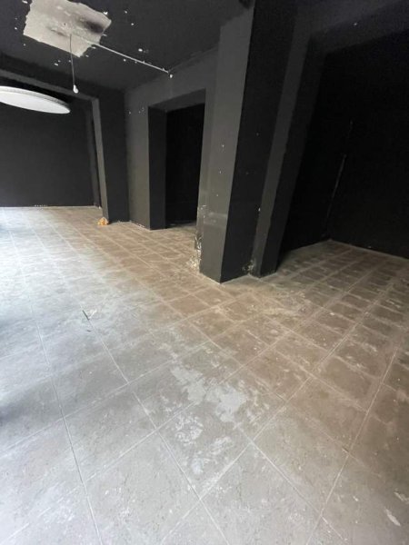 Tirane, jepet me qera ambjent biznesi Kati 0, 107 m² 2.300 Euro (Myslym Shyri)