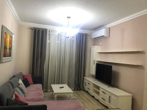 Tirane, jepet me qera apartament 2+1 Kati 2, 105 m² 450 Euro (Rruga Gramoz Pashko)