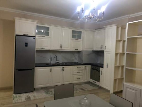 Tirane, jepet me qera apartament 2+1 Kati 2, 105 m² 450 Euro (Rruga Gramoz Pashko)
