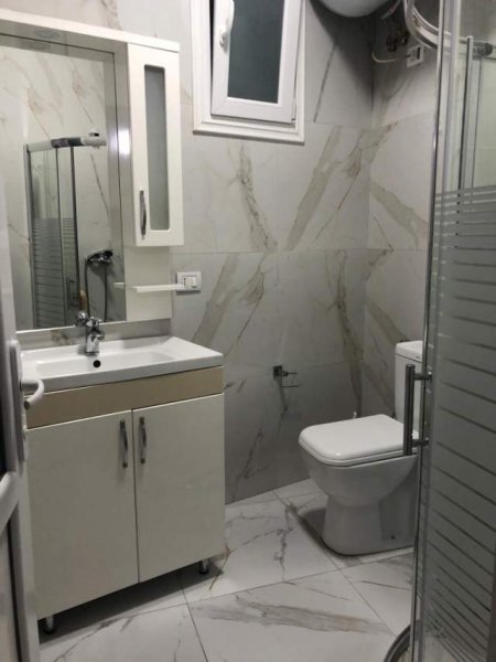 Tirane, jepet me qera apartament 2+1 Kati 2, 105 m² 450 Euro (Rruga Gramoz Pashko)