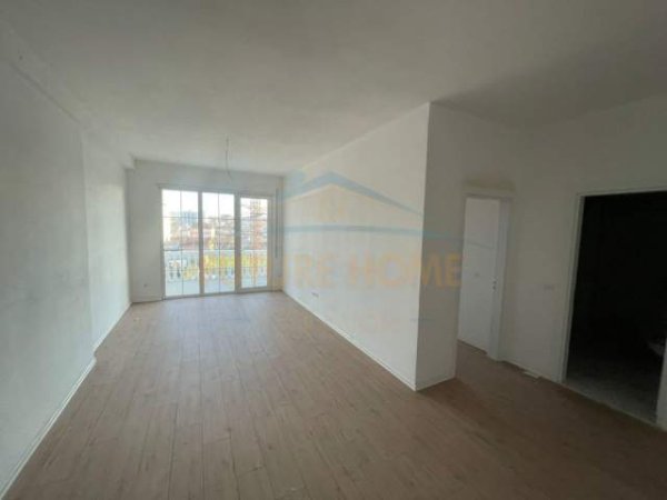 Tirane, shitet apartament 2+1+BLK Kati 4, 81 m² 54.000 Euro (Kamez)