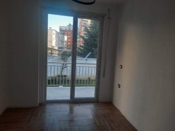 Tirane, jepet me qera Kati 2, 600 Euro