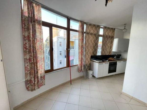 Tirane, jepet me qera apartament 1+1+BLK Kati 8, 77 m² 250 Euro (Yzberisht)