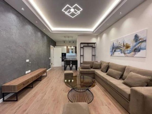 Tirane, jepet me qera apartament 1+1+BLK Kati 6, 65 m² 700 Euro (Ruga e Kavajes)