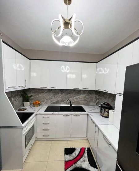 Tirane, shitet apartament 2+1+BLK Kati 4, 88 m² 130.000 Euro (Rruga Dibres)