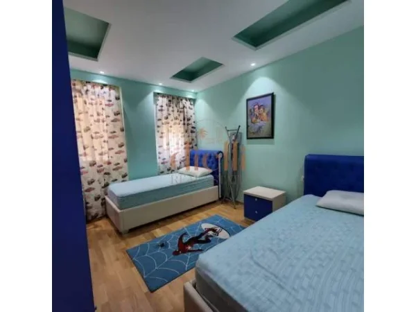 Apartament 2+1 Per Qira, Mbi Kopshtin Botanik