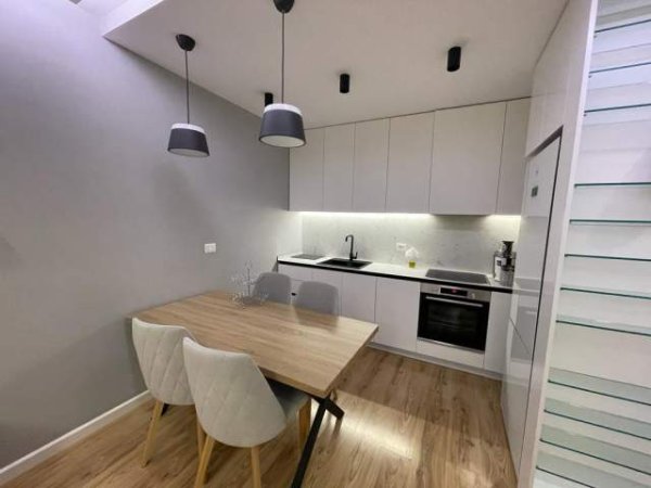 Tirane, jepet me qera apartament 2+1+A+BLK Kati 6, 110 m² 650 Euro (fusha ali dem)