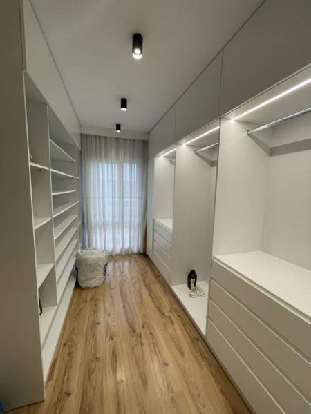 Tirane, jepet me qera apartament 2+1+A+BLK Kati 6, 110 m² 650 Euro (fusha ali dem)