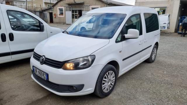 Durres, shes minivan Volkswagen Caddy Viti 2010, 8.400 Euro