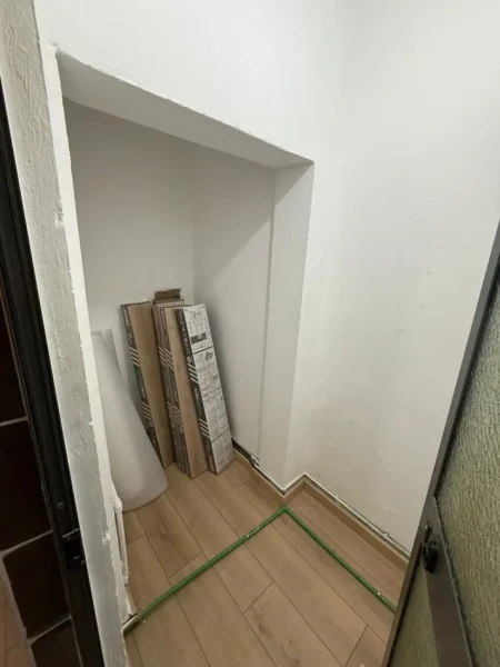 Tirane, jepet me qera ambjent biznesi Kati 0, 1.500 m² 1.500 € (Rruga Artan Lenja)