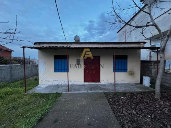 Tirane, shitet shtepi 1 Katshe , 210 m² 100.000 € (Kthesa e Kamzes, tek 3-shi)