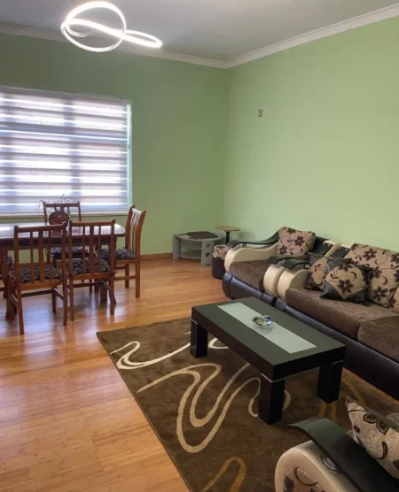 Tirane, jepet me qera apartament 1+1 Kati 1, 120 m² 500 € (Tregu Elektrik)