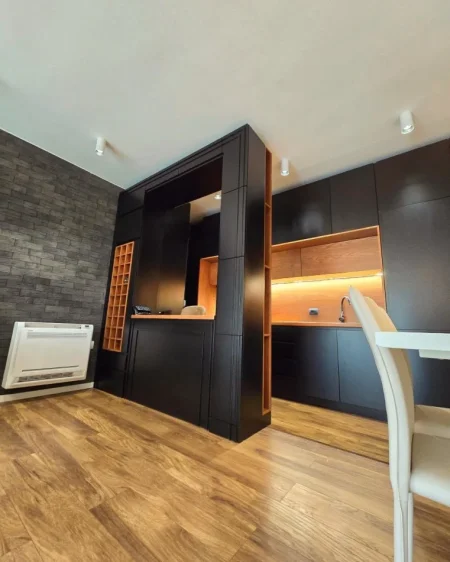Tirane, shitet apartament 1+1 , 70 m² (Petro Nini)
