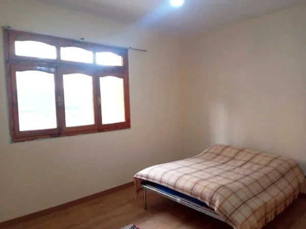 Tirane, jepet me qera , 350 € (Rruga Njazi Meka)