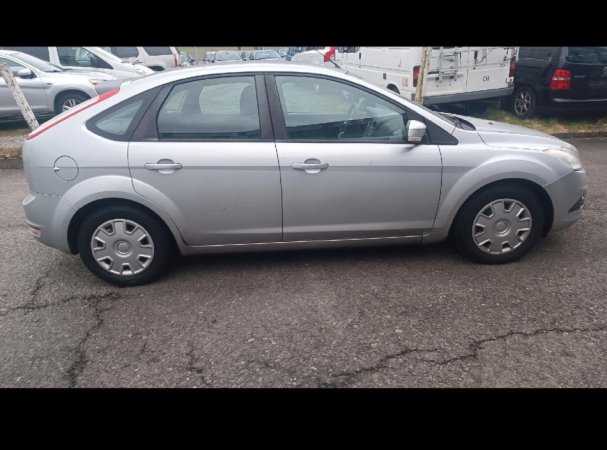 Tirane, shes makine Ford Nafte, gri metalizato manuale Kondicioner 240.000 km 3700€