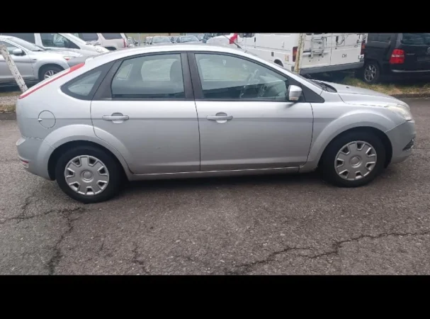 Tirane, shes makine Ford Nafte, gri metalizato manuale Kondicioner 240.000 km 3700€