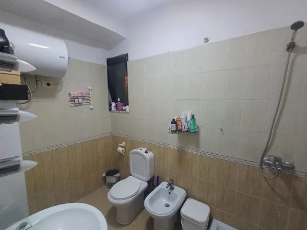 Tirane, shitet 1+1+Aneks Kati 1, 51 m² 110.000 € (Mine Peza)