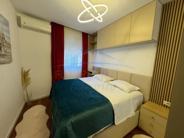 Tirane, shitet apartament 2+1+Ballkon Kati 3, 74 m² 210.000 € (Selvia)