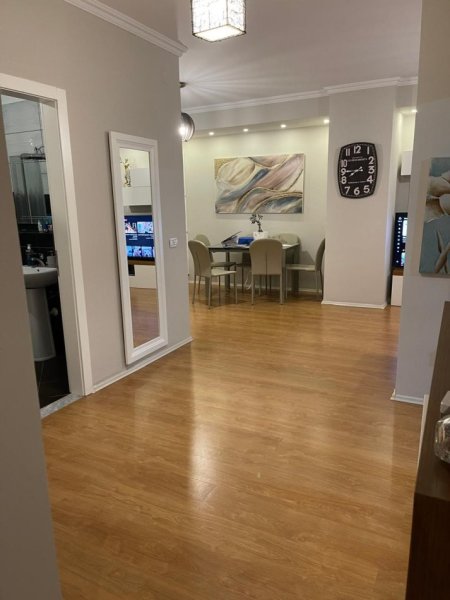 Tirane, shitet apartament 2+1+Ballkon , 92 m² 140.000 € (Astir)