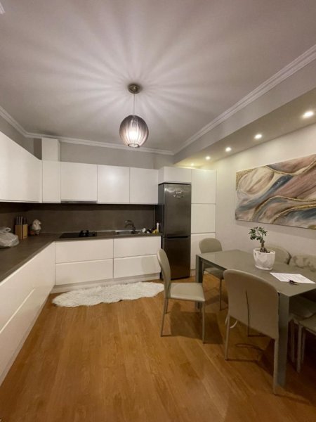 Tirane, shitet apartament 2+1+Ballkon Kati 6, 92 m² 139.990 € (Astir)