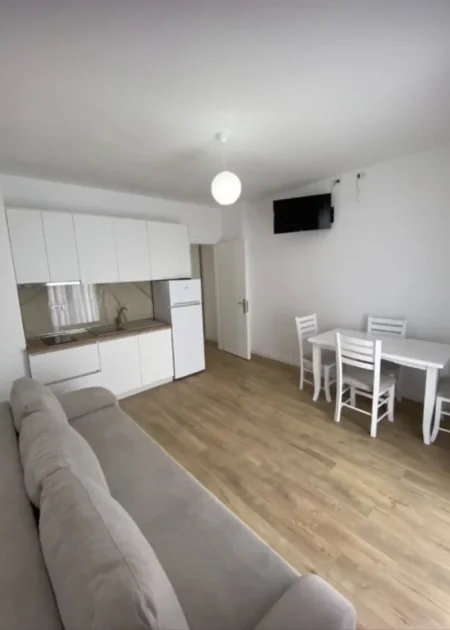 Himare, jepet me qera apartament 1+1 Kati 2, 50 m² 50 € (Borsh)