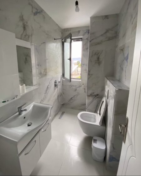 Himare, jepet me qera apartament 1+1 Kati 2, 50 m² 50 € (Borsh)