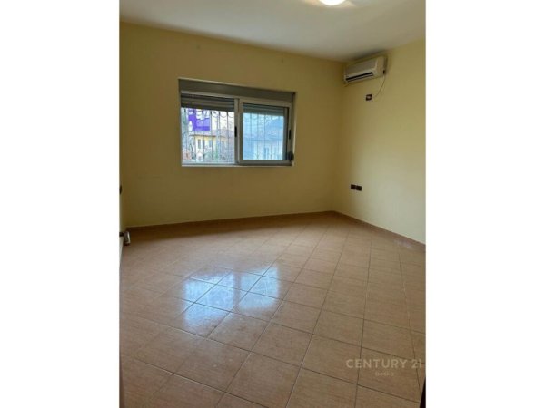 Tirane, jepet me qera apartament 1+1+Aneks+Ballkon Kati 1, 62 m² 700 € (Avni Rustemi)