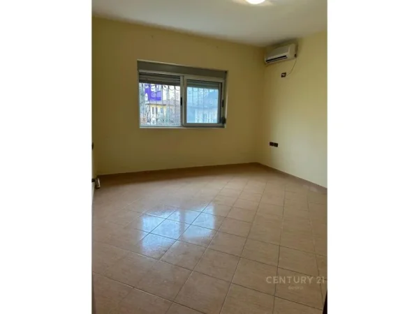 Tirane, jepet me qera apartament 1+1+Aneks+Ballkon Kati 1, 62 m² 700 € (Avni Rustemi)
