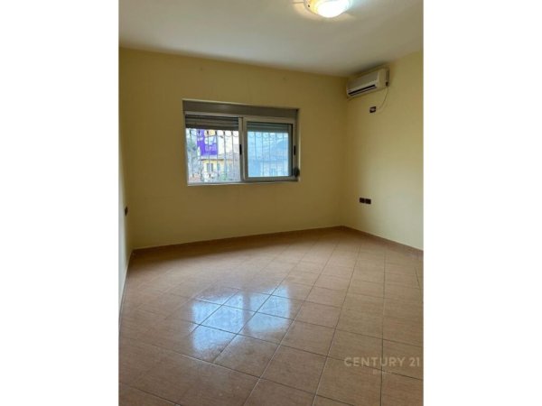 Tirane, jepet me qera apartament 1+1+Aneks+Ballkon Kati 1, 62 m² 700 € (Avni Rustemi)