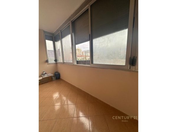 Tirane, jepet me qera apartament 1+1+Aneks+Ballkon Kati 1, 62 m² 700 € (Avni Rustemi)