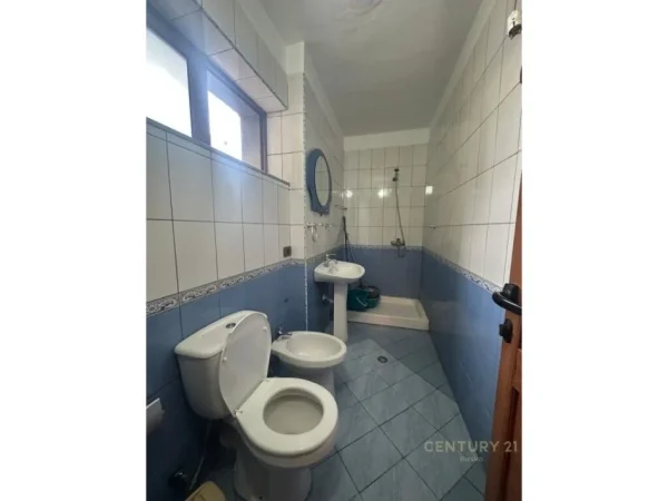 Tirane, jepet me qera apartament 1+1+Aneks+Ballkon Kati 1, 62 m² 700 € (Avni Rustemi)