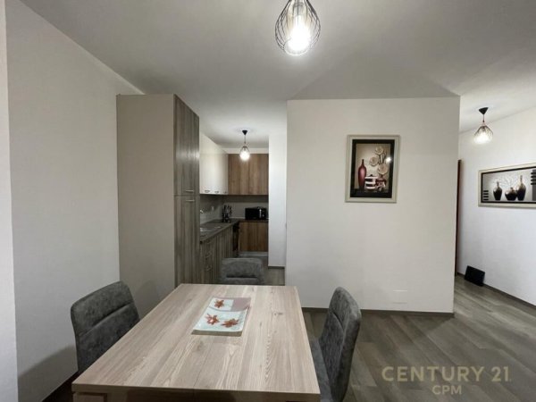 Tirane, jepet me qera apartament 1+1+Aneks+Ballkon Kati 4, 76 m² 630 € (Liqeni i Thate)