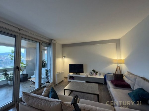 Tirane, jepet me qera apartament 2+1+Aneks+Ballkon Kati 6, 150 m² 2.000 € (Liqeni)
