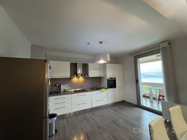 Tirane, jepet me qera apartament 2+1+Aneks+Ballkon Kati 6, 150 m² 2.000 € (Liqeni)