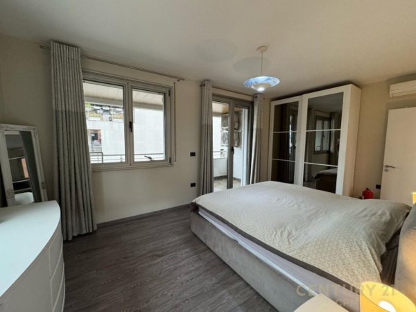 Tirane, jepet me qera apartament 2+1+Aneks+Ballkon Kati 6, 150 m² 2.000 € (Liqeni)