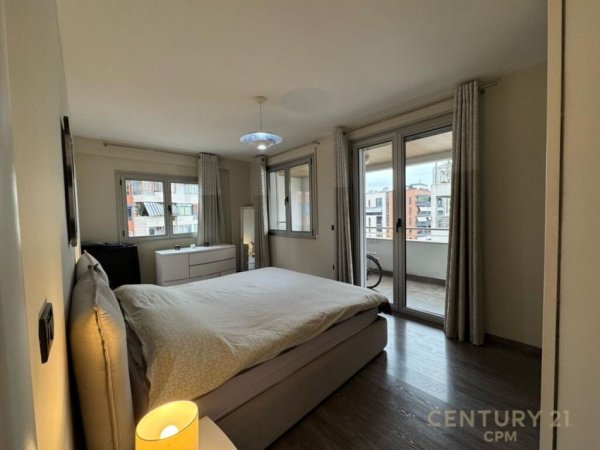 Tirane, jepet me qera apartament 2+1+Aneks+Ballkon Kati 6, 150 m² 2.000 € (Liqeni)