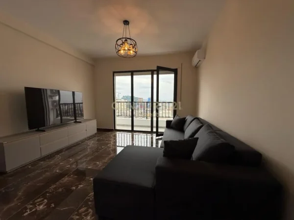 Tirane, jepet me qera apartament 1+1+Aneks+Ballkon Kati 8, 70 m² 800 € (Rruga e Durresit)