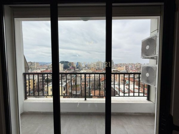 Tirane, jepet me qera apartament 1+1+Aneks+Ballkon Kati 8, 70 m² 800 € (Rruga e Durresit)