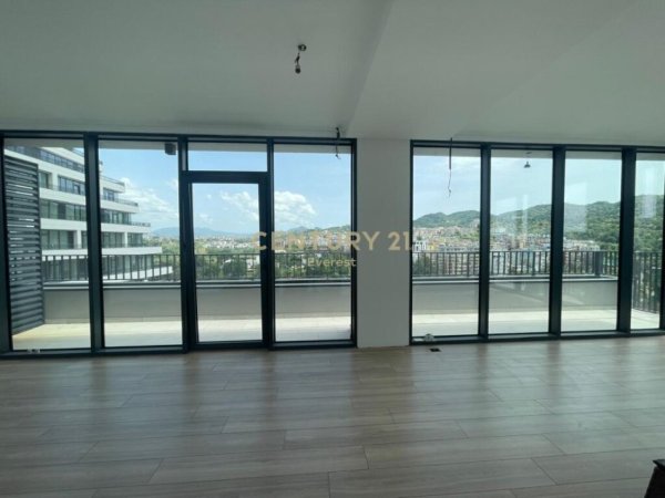 Tirane, jepet me qera apartament 2+1+Aneks+Ballkon Kati 11, 135 m² 150 € (Lake View)