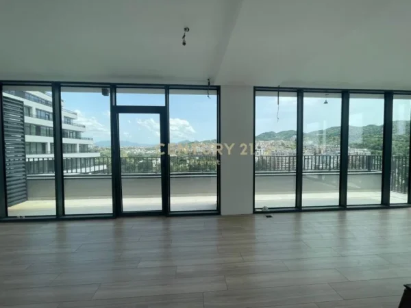 Tirane, jepet me qera apartament 2+1+Aneks+Ballkon Kati 11, 135 m² 150 € (Lake View)
