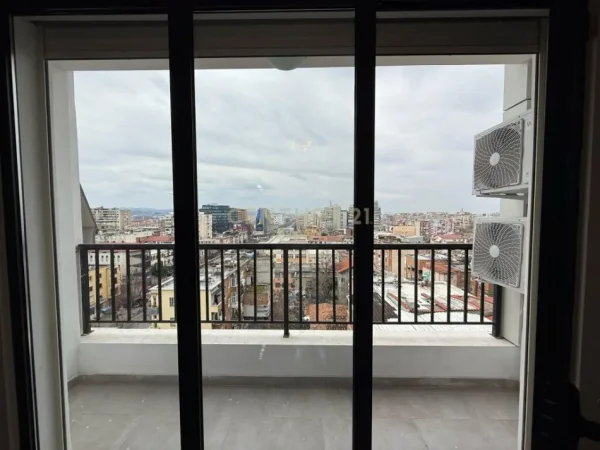 Tirane, jepet me qera apartament 2+1+Aneks+Ballkon Kati 11, 135 m² 150 € (Lake View)