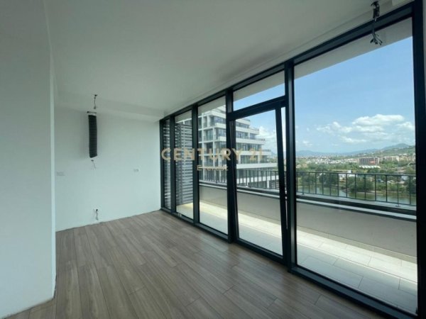 Tirane, jepet me qera apartament 2+1+Aneks+Ballkon Kati 11, 135 m² 150 € (Lake View)