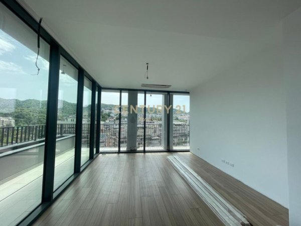 Tirane, jepet me qera apartament 2+1+Aneks+Ballkon Kati 11, 135 m² 150 € (Lake View)
