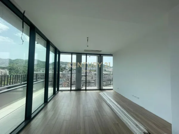 Tirane, jepet me qera zyre Kati 11, 135 m² 1.500 € (Lake View)