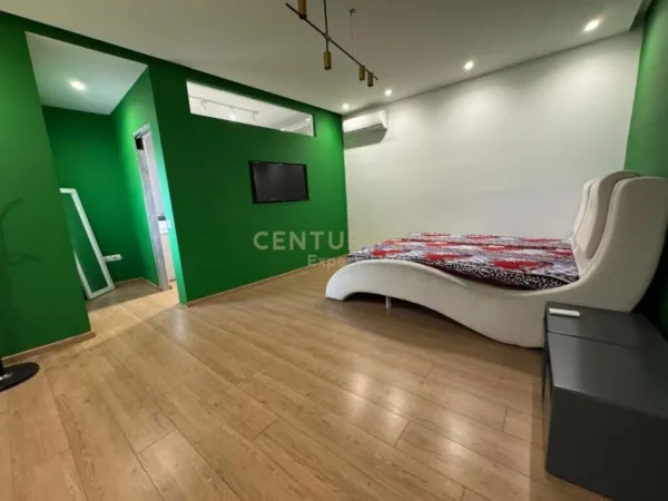 Tirane, jap me qera apartament 2+1+Aneks+Ballkon Kati 3, 150 m² 800 € (Don Bosko)