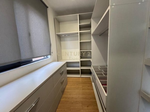 Tirane, jap me qera apartament 2+1+Aneks+Ballkon Kati 3, 150 m² 800 € (Don Bosko)